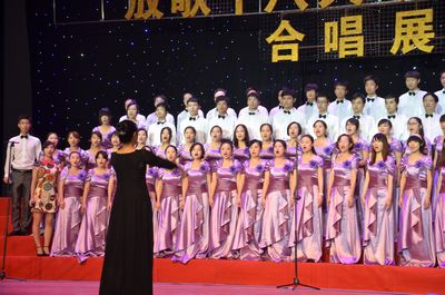 五月的鲜花——记 伦理电影
“放歌十八大、聚焦中国梦”合唱比赛