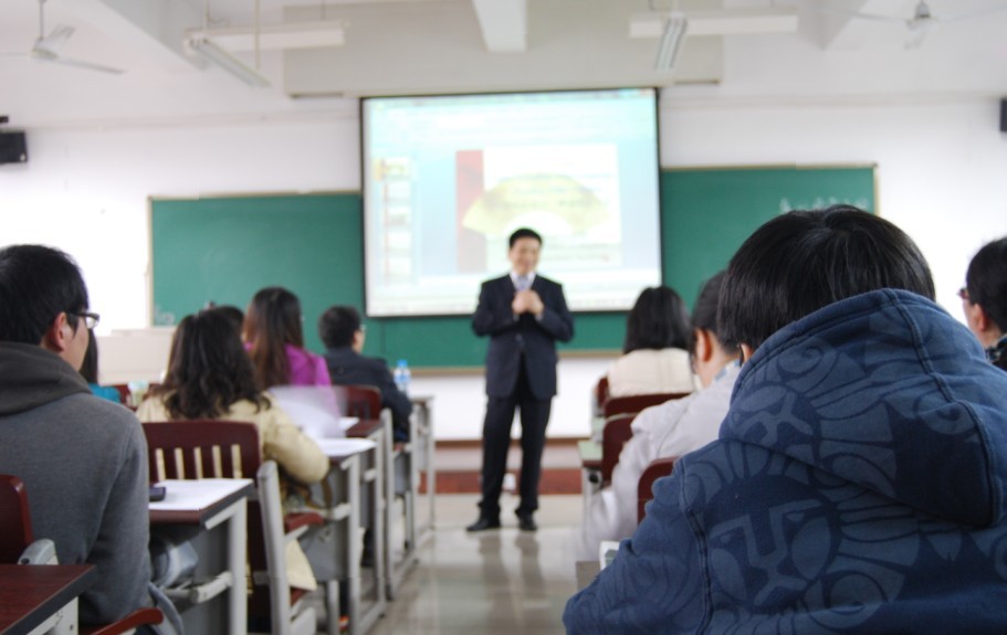 毛思慧教授来伦理电影
讲学