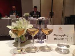 伦理电影
教师孙莺指导学生成功杀入在法国波尔多举办的“世界顶尖高校葡萄酒盲品挑战赛”决赛