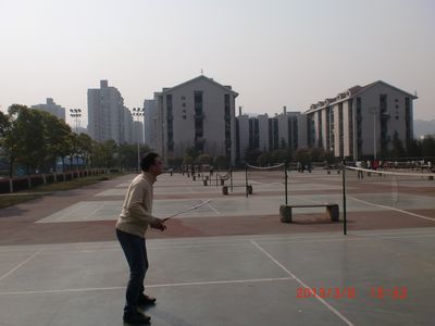 庆快乐节日，强团队体魄—— 伦理电影
学生工作办公室第一届羽毛球赛顺利举行